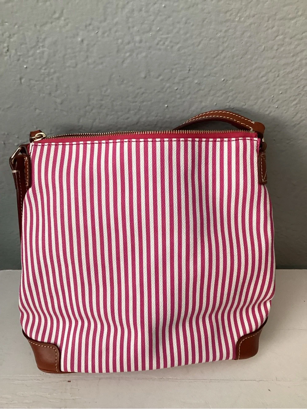 Dooney & Bourke stylish pink